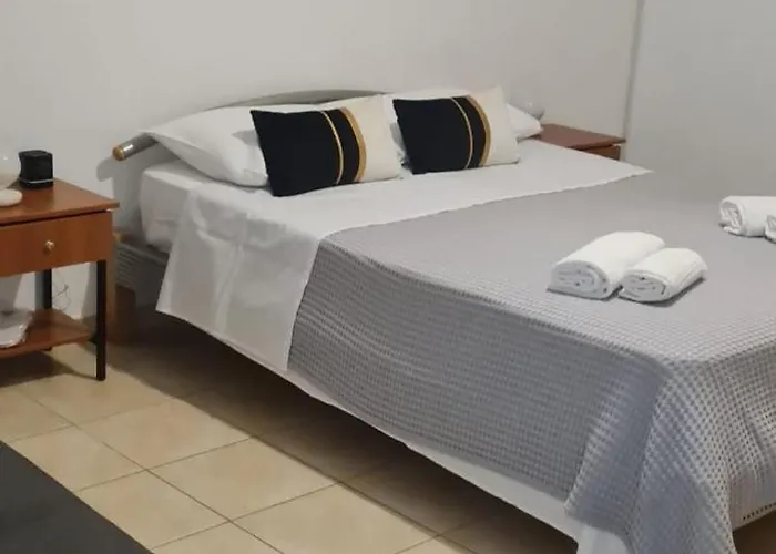 West Side Кавала