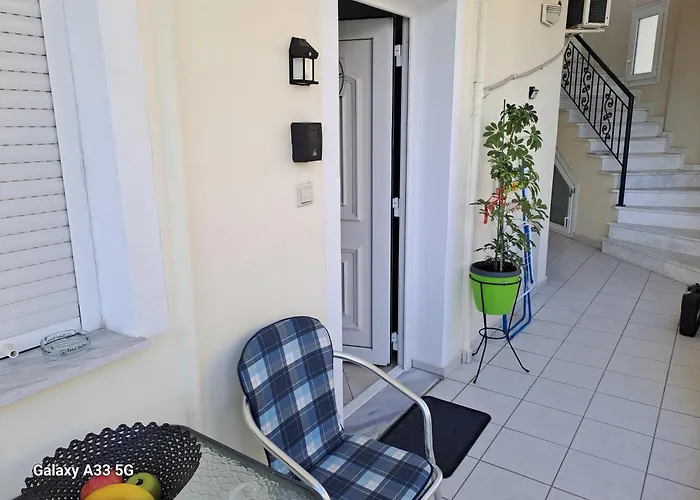 Апартаменты West Side Кавала